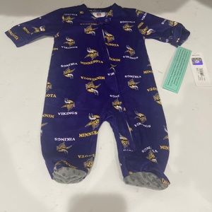 Minnesota Vikings zip up footed pajamas NWT 0-3 months from NFL Team Apparel